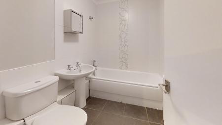 2 bedroom Flat to let in Paddockhall Road, Haywards Heath, RH16