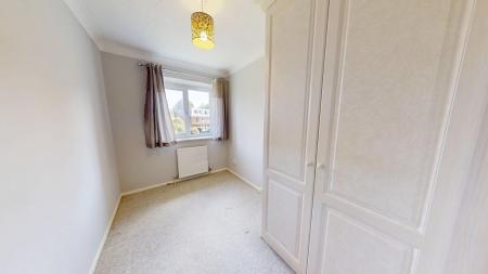 2 bedroom Flat to let in Iona Way, Haywards Heath, RH16
