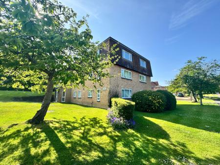 Iona Way, Haywards Heath, RH16