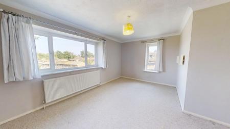 2 bedroom Flat to let in Iona Way, Haywards Heath, RH16