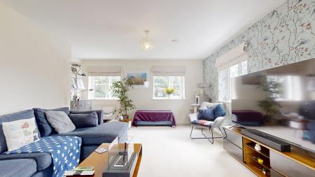 4 bedroom Detached house to let in Cedar Avenue, Haywards Heath, RH16
