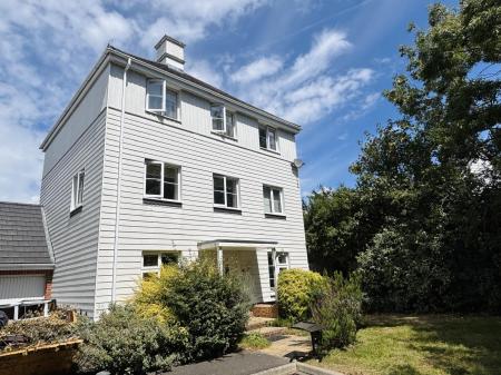 Cedar Avenue, Haywards Heath, RH16