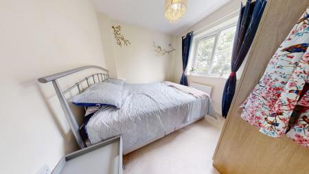 4 bedroom Detached house to let in Cedar Avenue, Haywards Heath, RH16