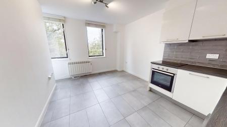 1 bedroom Flat to let in South Road, Haywards Heath, RH16