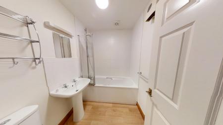 1 bedroom Flat to let in Harlands Road, Haywards Heath, RH16