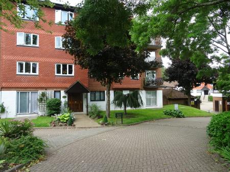 Great Heathmead, Haywards Heath, RH16