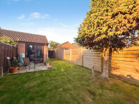 2 bedroom Terraced House to let in Acorn Avenue, Cowfold, RH13