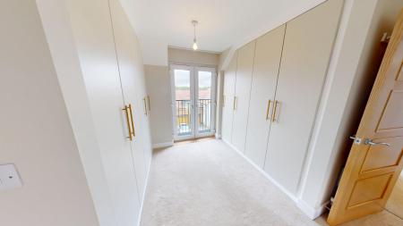 5 bedroom Detached house for sale in Southern View, Haywards Heath, RH16