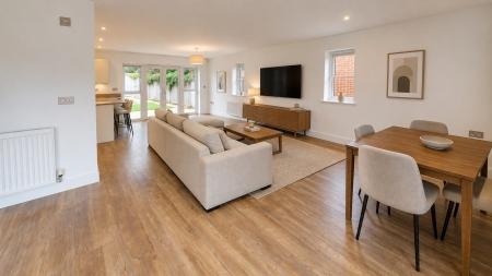 5 bedroom Detached house for sale in Southern View, Haywards Heath, RH16