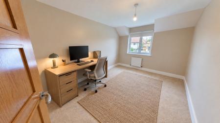 5 bedroom Detached house for sale in Southern View, Haywards Heath, RH16