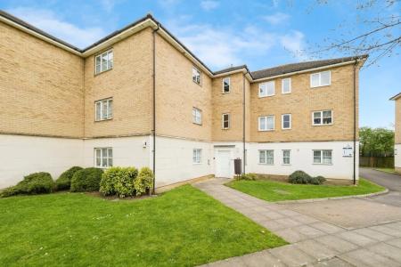 2 bedroom Flat to let in Causton Square, Essex, Dagenham, RM10