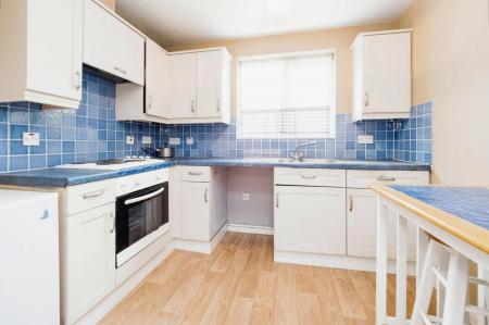 2 bedroom Flat to let in Causton Square, Essex, Dagenham, RM10