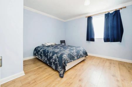 2 bedroom Flat to let in Causton Square, Essex, Dagenham, RM10