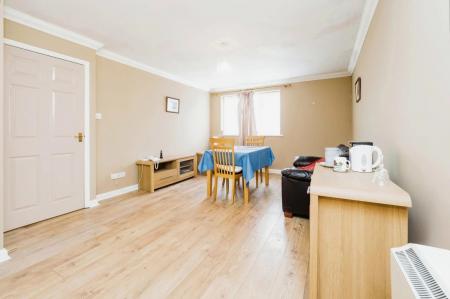 Causton Square, Essex, Dagenham, RM10