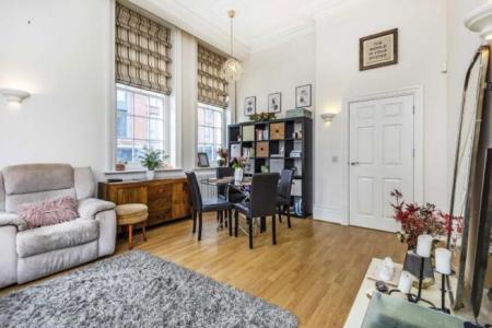 3 bedroom Flat for sale in Jenner Court