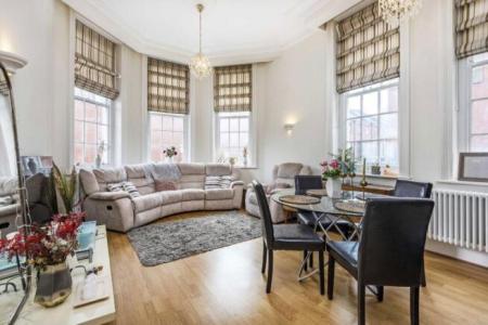 3 bedroom Flat for sale in Jenner Court