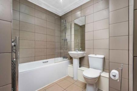 3 bedroom Flat for sale in Jenner Court