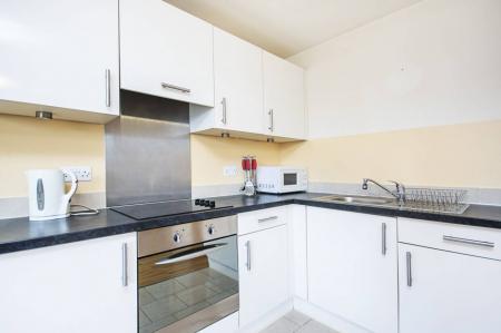 1 bedroom Studio flat for sale in Greyhound Hill, Hendon, NW4