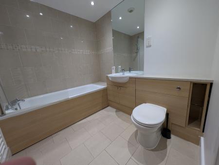 2 bedroom Flat for sale in Greyhound Hill, Hendon, NW4