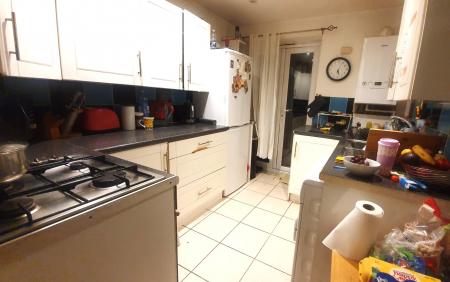 2 bedroom Flat for sale in Manor Park Road, London, NW10