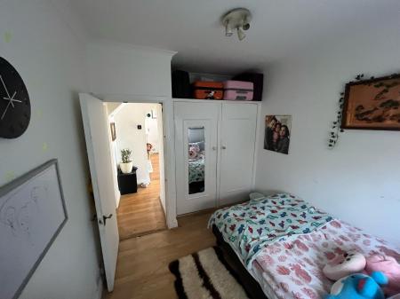 3 bedroom Ground floor flat for sale in Tudor Gardens, London, NW9