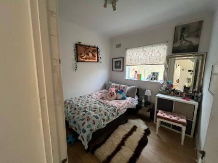 3 bedroom Ground floor flat for sale in Tudor Gardens, London, NW9