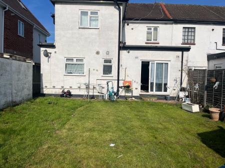 3 bedroom Ground floor flat for sale in Tudor Gardens, London, NW9