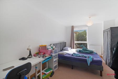 2 bedroom Flat for sale in Zodiac Close, Edgware, London, HA8