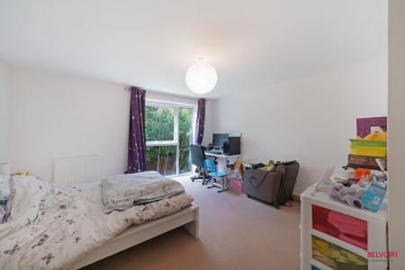 2 bedroom Flat for sale in Zodiac Close, Edgware, London, HA8