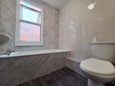 2 bedroom Flat to let in Fortunegate Road, London, NW10