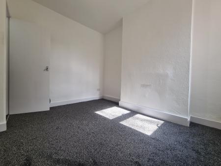 2 bedroom Flat to let in Fortunegate Road, London, NW10