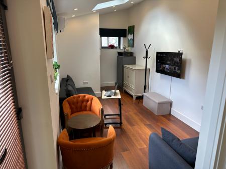 0 bedroom Studio flat to let in Hendale Avenue, Hendon, London, NW4