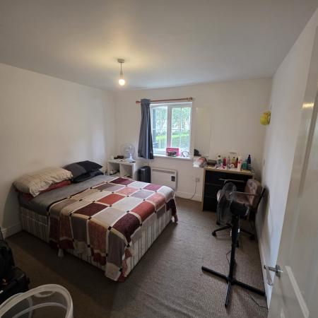 2 bedroom Flat to let in Tanner Street, Barking, IG11