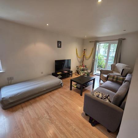 2 bedroom Flat to let in Tanner Street, Barking, IG11