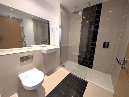 2 bedroom Flat to let in Zodiac Close, Edgware, HA8