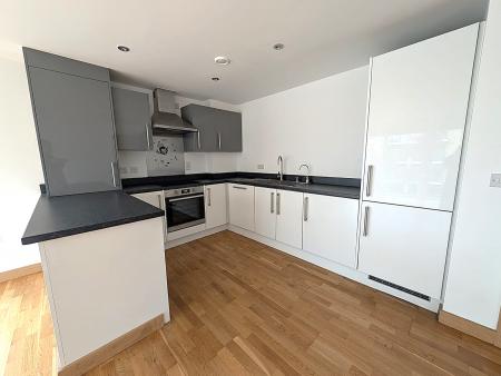 2 bedroom Flat to let in Zodiac Close, Edgware, HA8