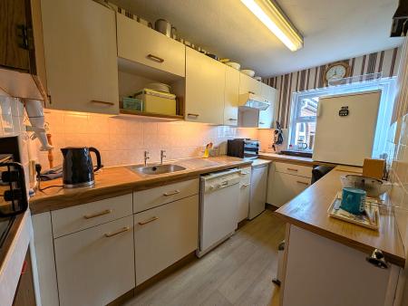 2 bedroom Flat for sale in Barnet Lane, Elstree, WD6
