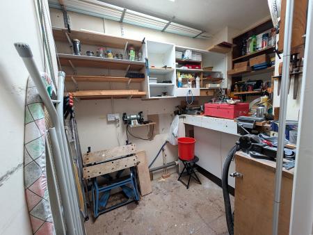 2 bedroom Flat for sale in Barnet Lane, Elstree, WD6