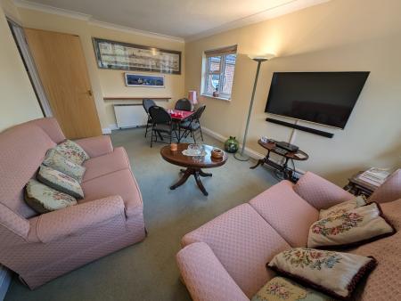 2 bedroom Flat for sale in Barnet Lane, Elstree, WD6