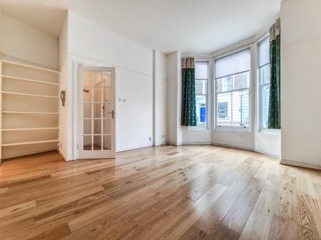 1 bedroom Flat to let in Chalcot Crescent, Primrose Hill, London, NW1