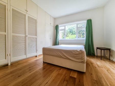 1 bedroom Flat to let in Chalcot Crescent, Primrose Hill, London, NW1
