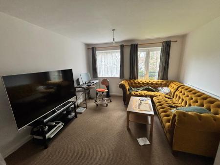 2 bedroom Flat to let in Crown Walk, Wembley, HA9