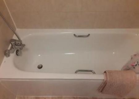 2 bedroom Flat to let in Crown Walk, Wembley, HA9