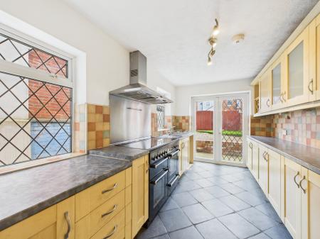 3 bedroom Semi-detached house for sale in Bracebridge Street, Nuneaton, CV11