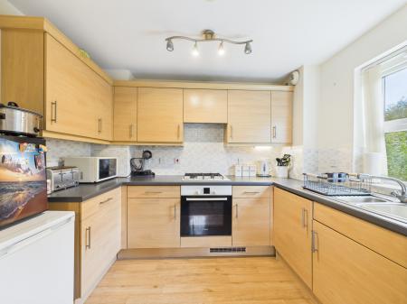 2 bedroom Flat for sale in Clarkson Close, Nuneaton, CV11