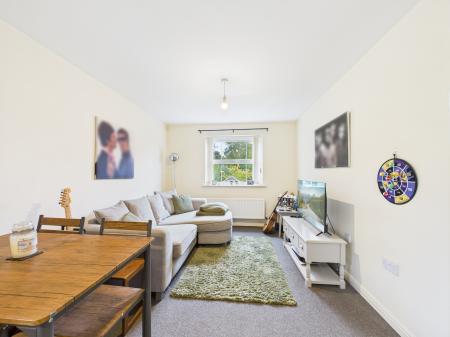 2 bedroom Flat for sale in Clarkson Close, Nuneaton, CV11