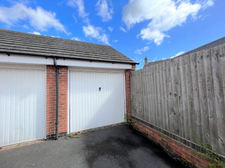 3 bedroom Semi-detached house for sale in Columbus Lane, Earl Shilton, LE9