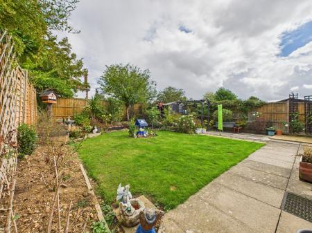 2 bedroom Detached bungalow for sale in Far Lash, Burbage, LE10