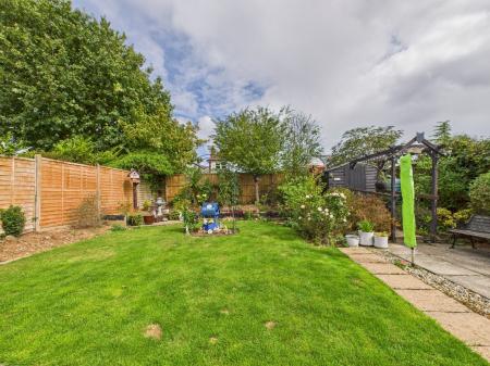2 bedroom Detached bungalow for sale in Far Lash, Burbage, LE10