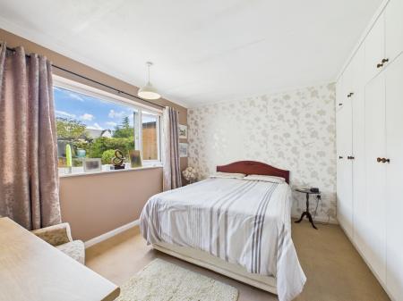 2 bedroom Detached bungalow for sale in Far Lash, Burbage, LE10